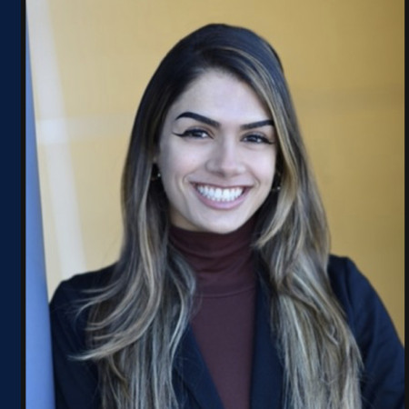 Laura Frias professional headshot