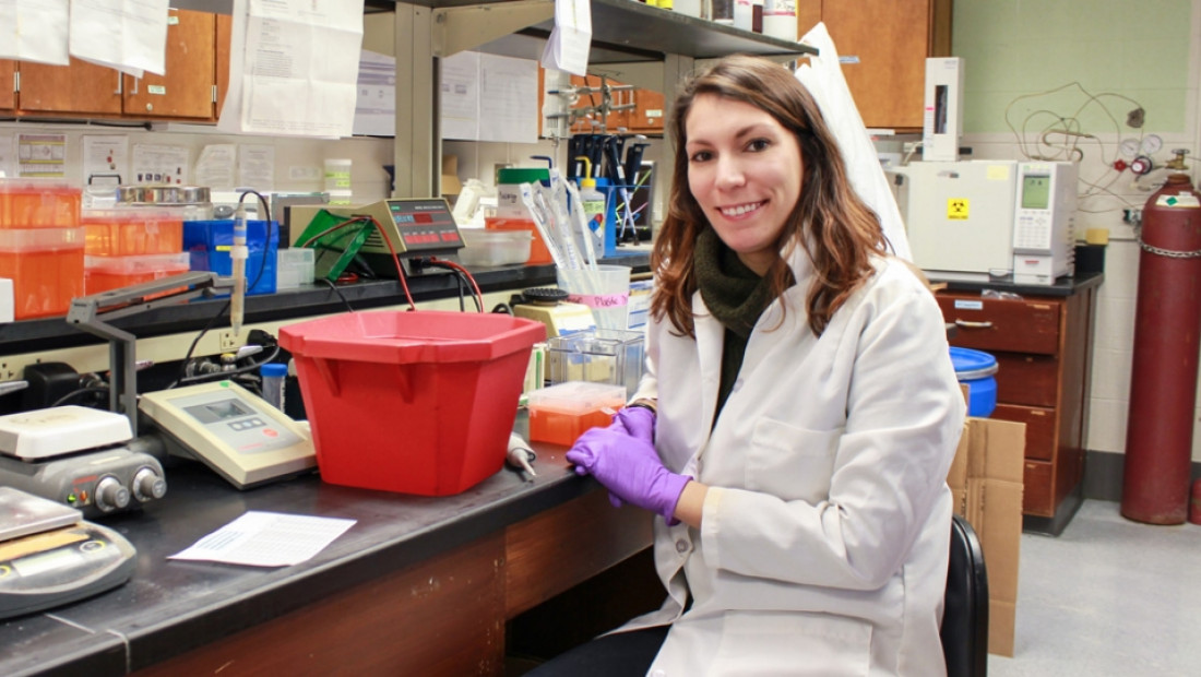 Deena Snoke in nutrition lab
