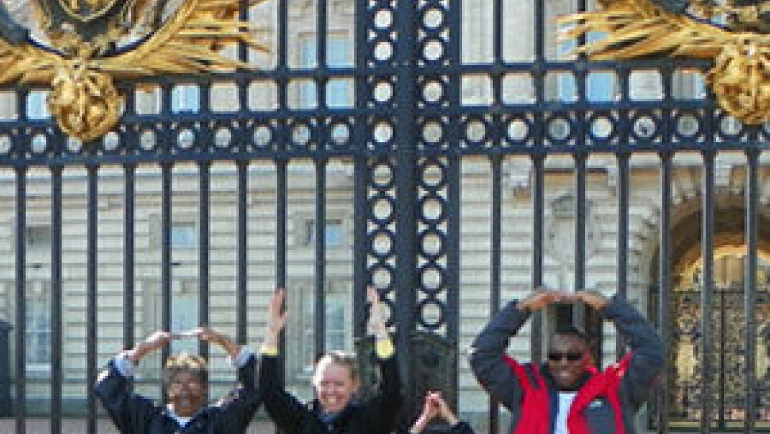 O-H-I-O pose