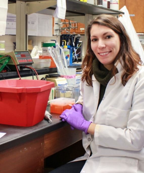 Deena Snoke in nutrition lab