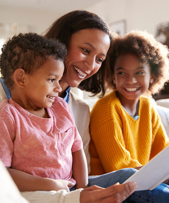 young kids reading