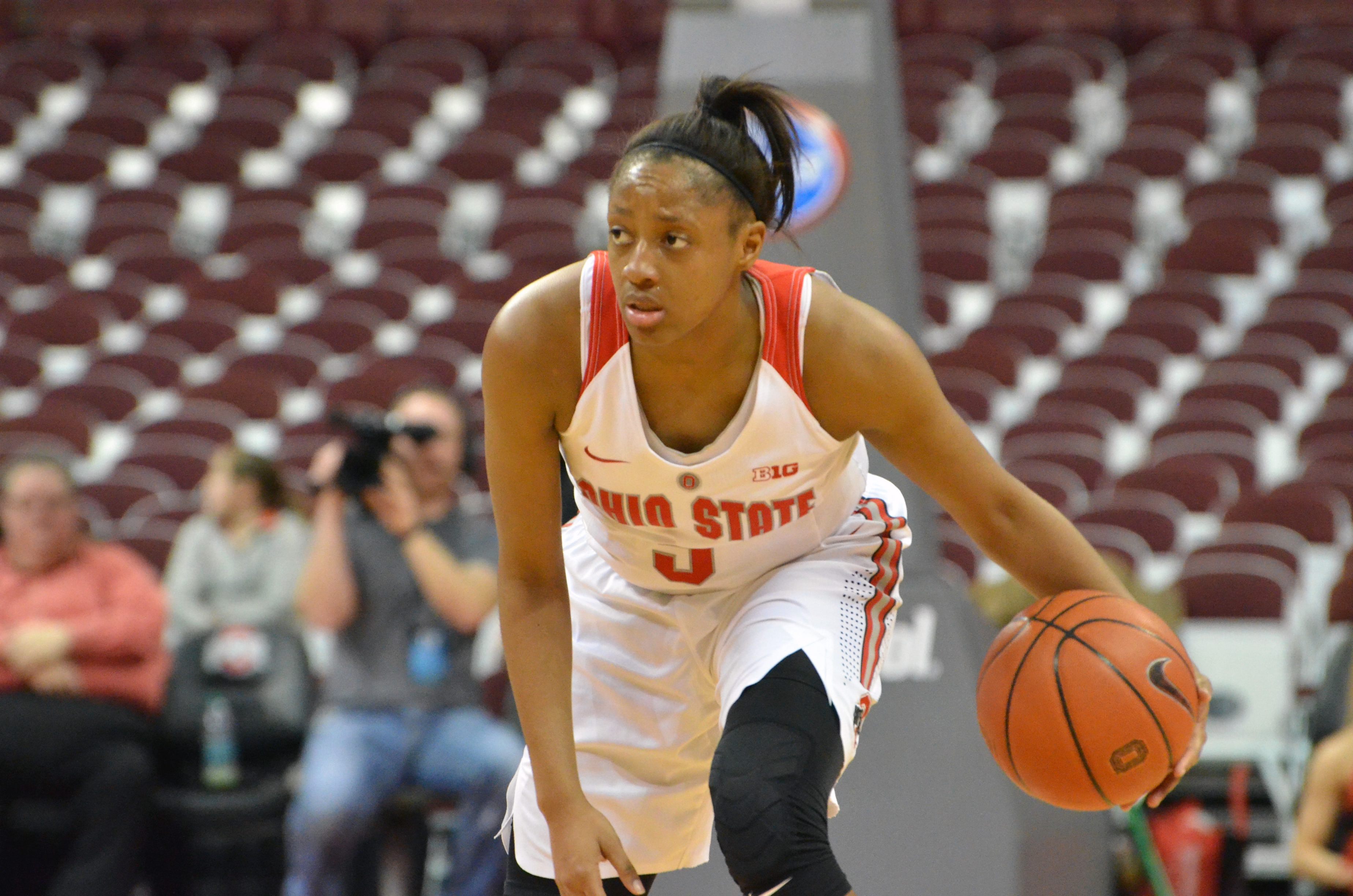 Kelsey Mitchell playing basketball for the women's team at Ohio State